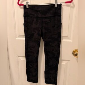 Size 4 lululemon Black Camouflage capris
